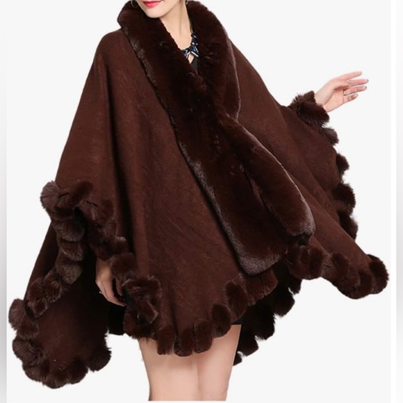 🆕 Fur Trimmed Collar Shawl Cape - Picture 5 of 8